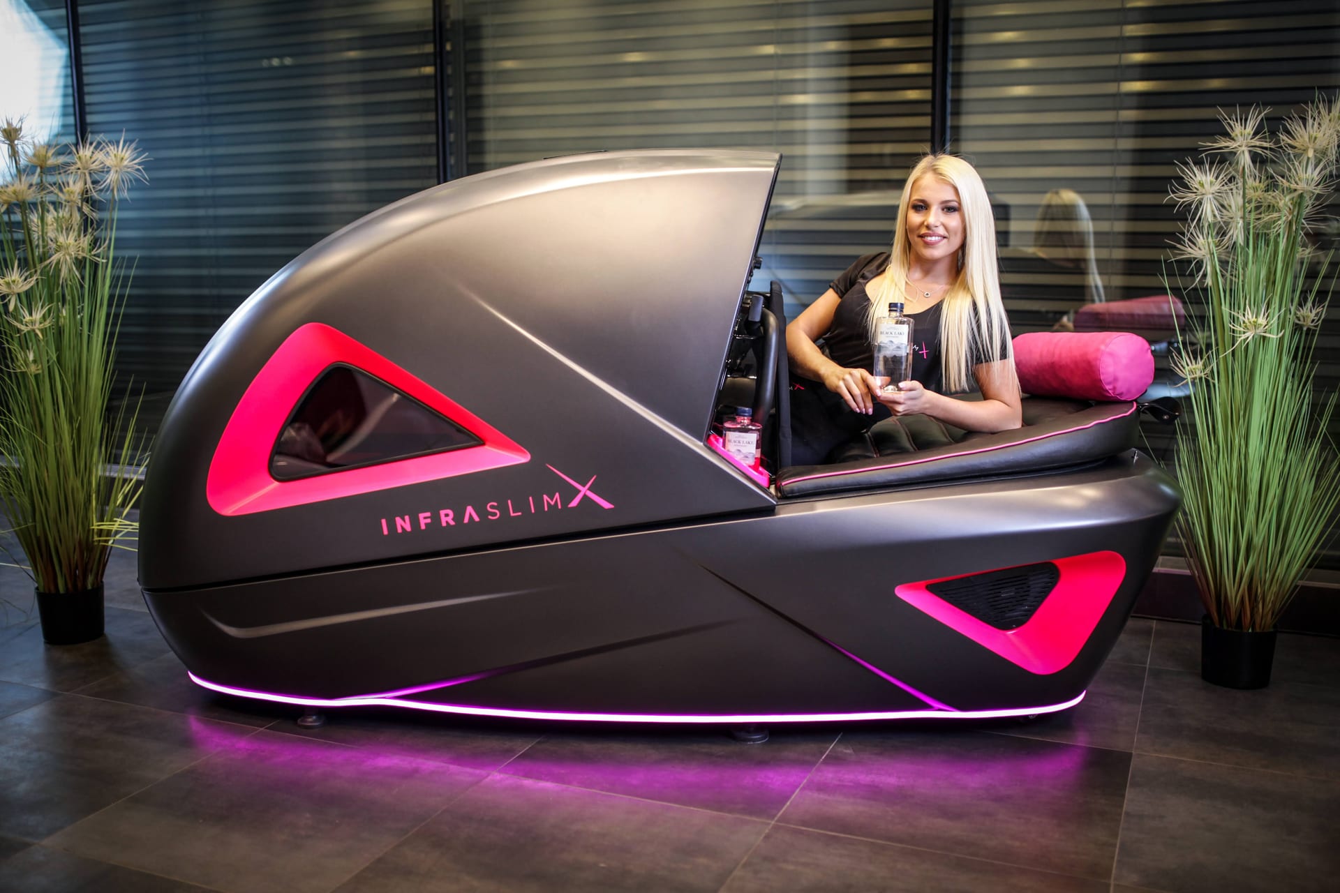Client enjoying InfraSlimX experience